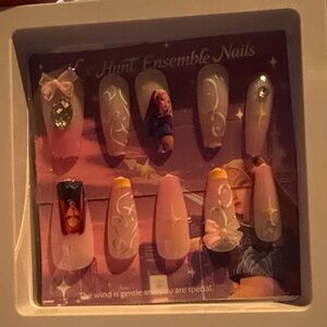 Elegant Pink and White Press-On Nails